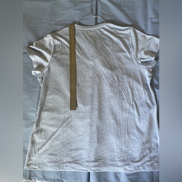 Under Armour Women's XXL V-Neck T-Shirt Pastel Blue Activewear Dry Fit Workout - Picture 2 of 6